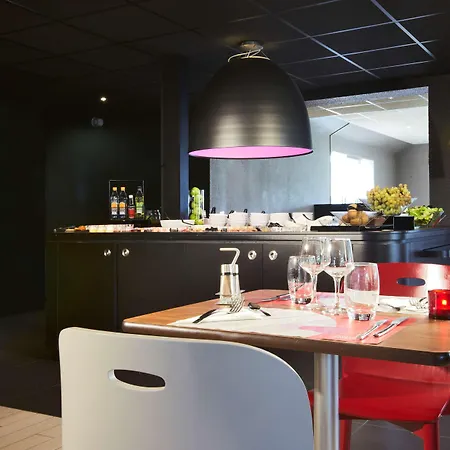 Campanile Caen Nord - Saint Clair Hotel 3*